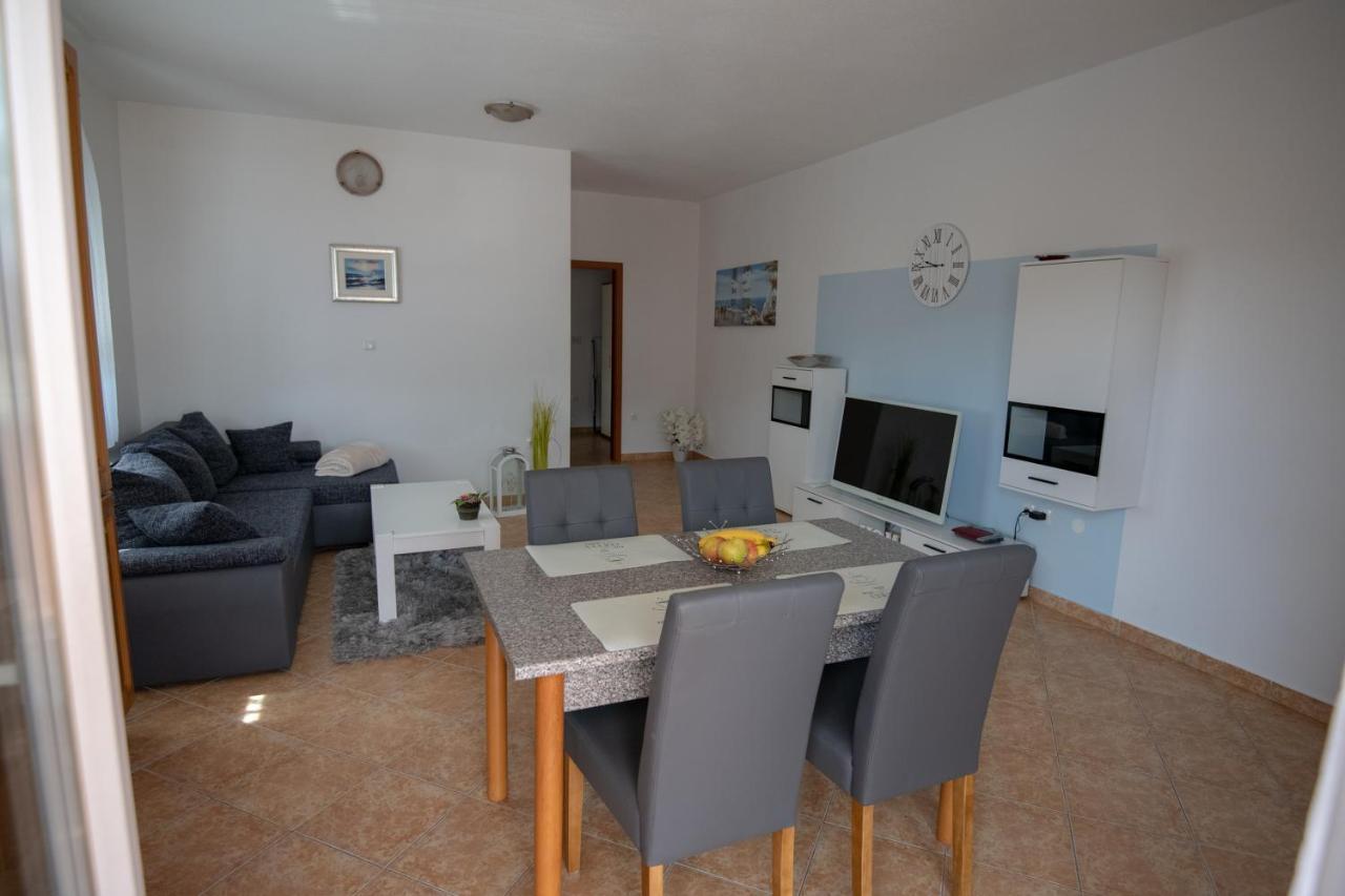 Apartments Mamut Trogir Bagian luar foto