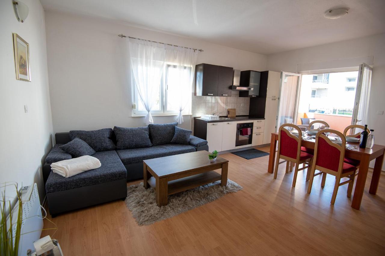 Apartments Mamut Trogir Bagian luar foto