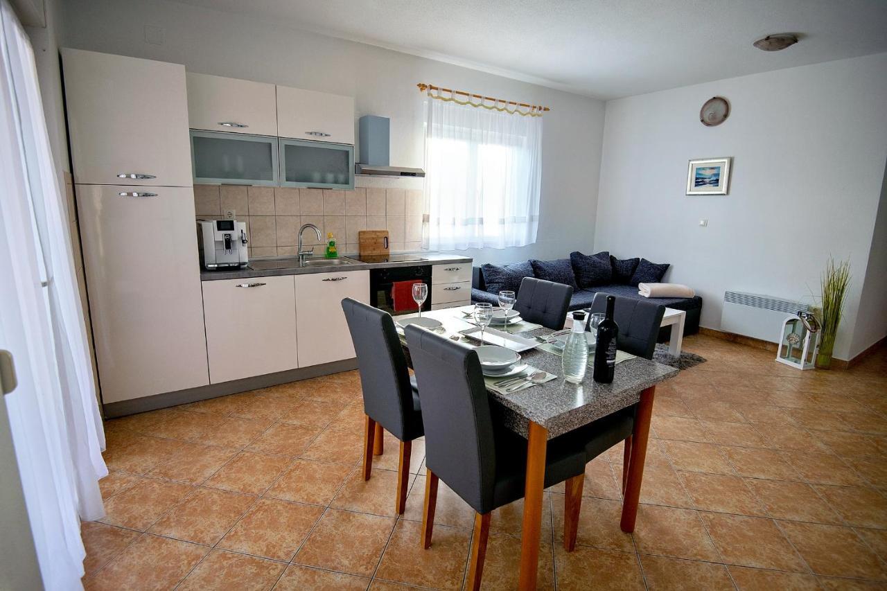 Apartments Mamut Trogir Bagian luar foto