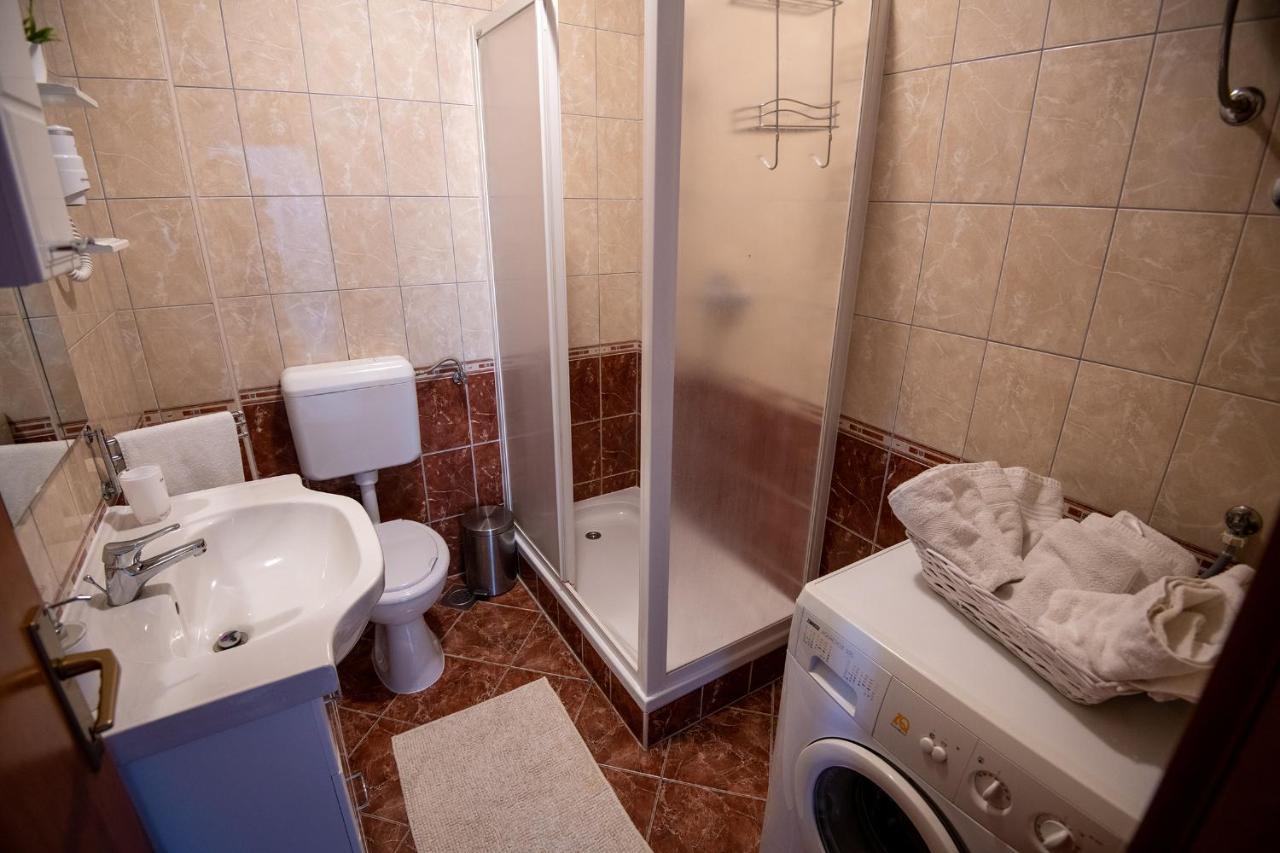 Apartments Mamut Trogir Bagian luar foto