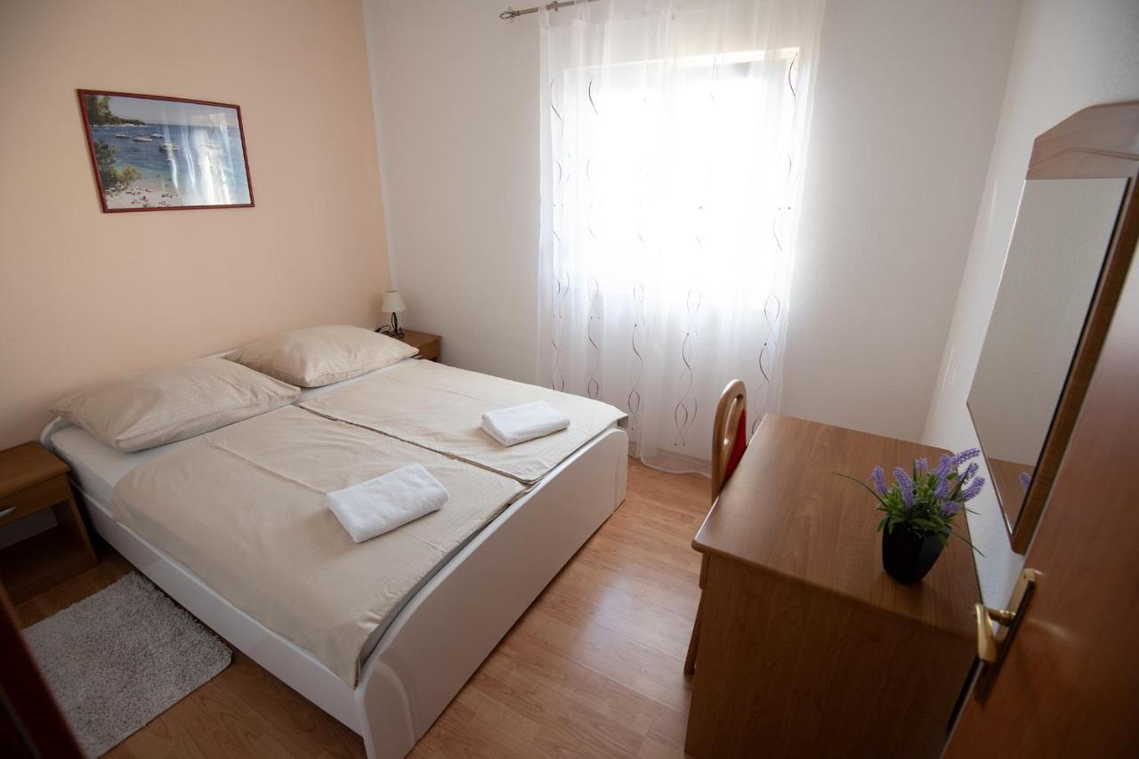 Apartments Mamut Trogir Bagian luar foto