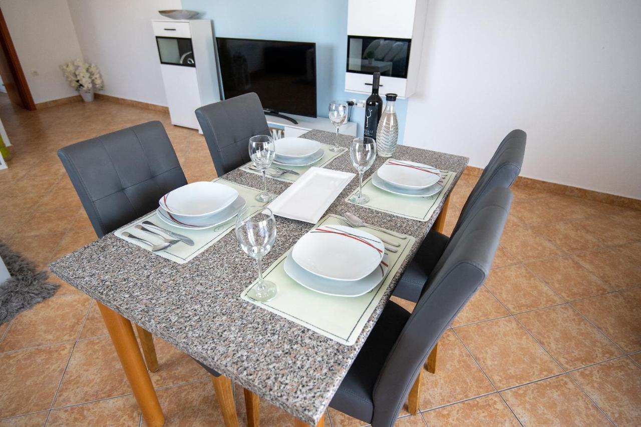Apartments Mamut Trogir Bagian luar foto