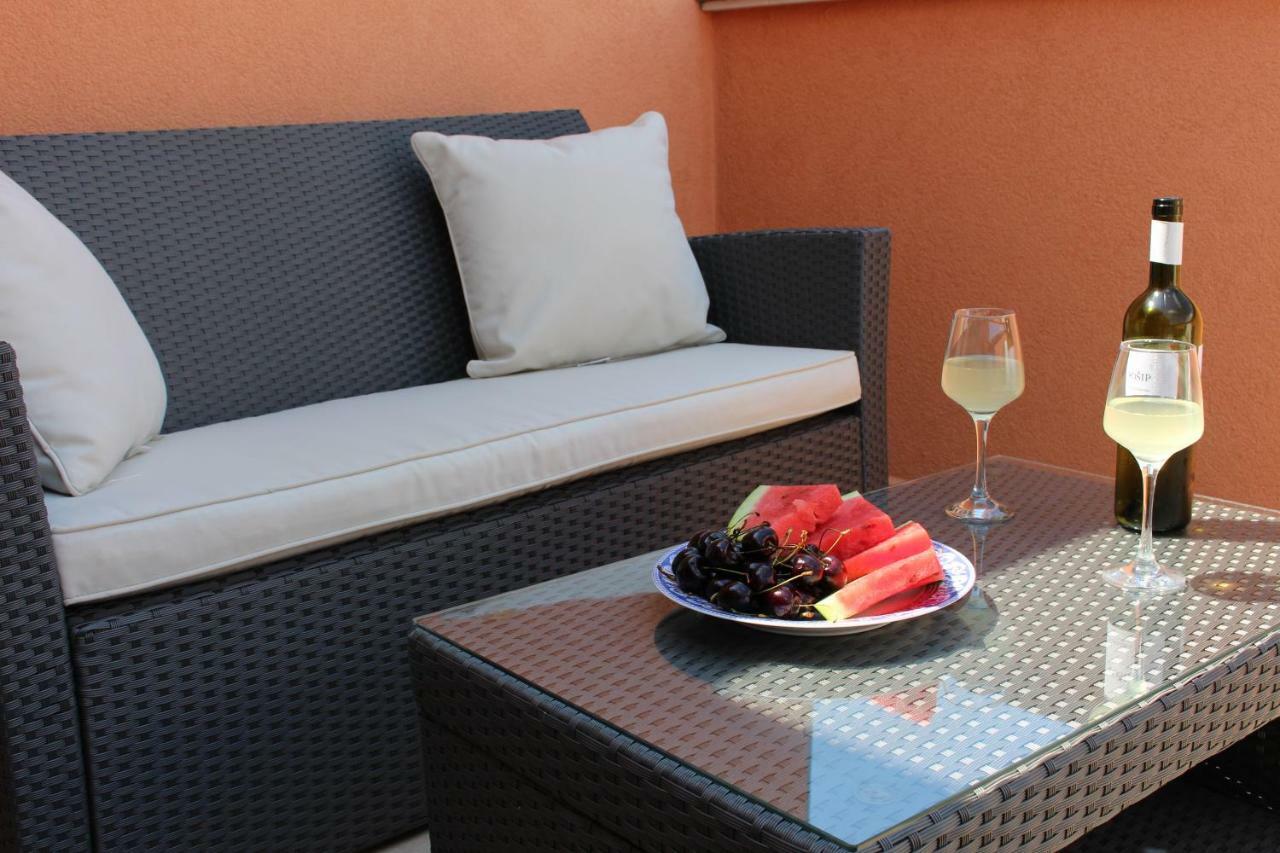 Apartments Mamut Trogir Bagian luar foto