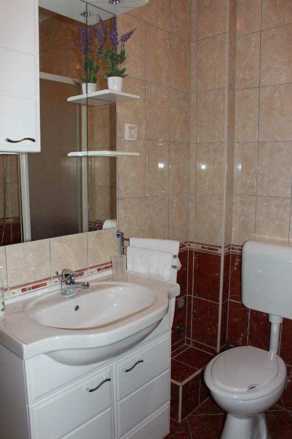 Apartments Mamut Trogir Bagian luar foto